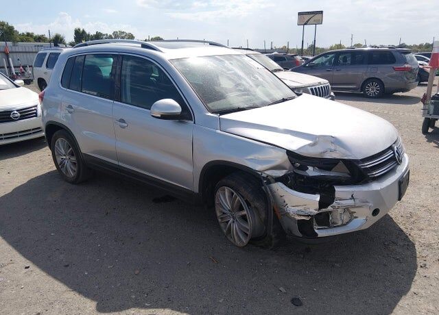 2015 VOLKSWAGEN Tiguan