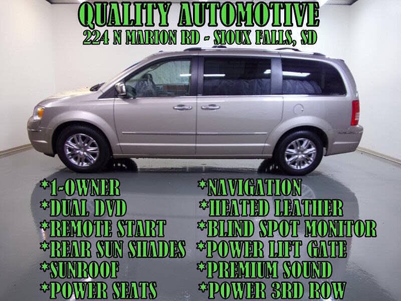 2009 CHRYSLER Town and Country