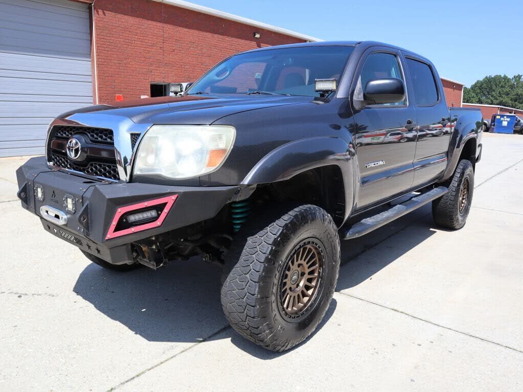 2011 TOYOTA Tacoma