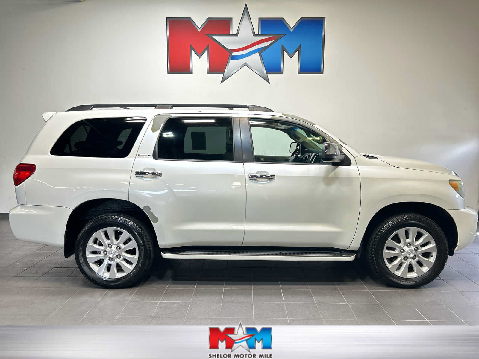 2012 TOYOTA Sequoia