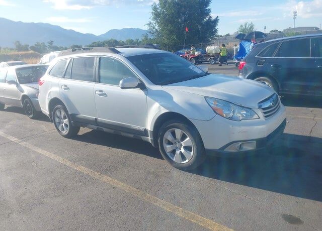 2011 SUBARU Outback