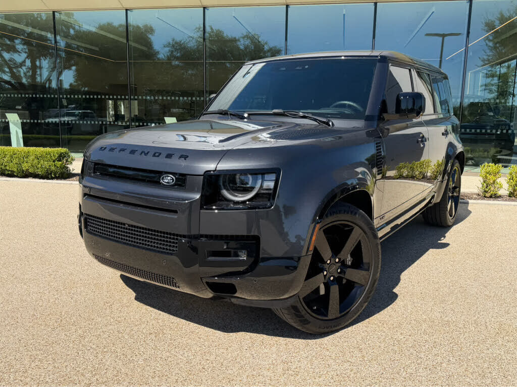 2026 LAND ROVER Defender