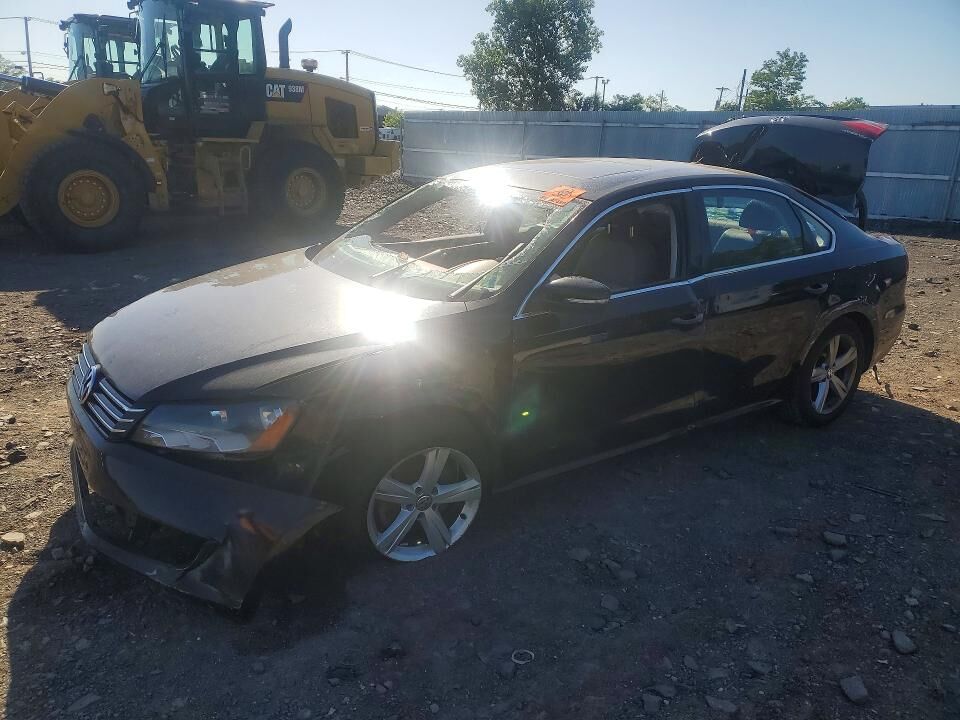 2013 VOLKSWAGEN Passat