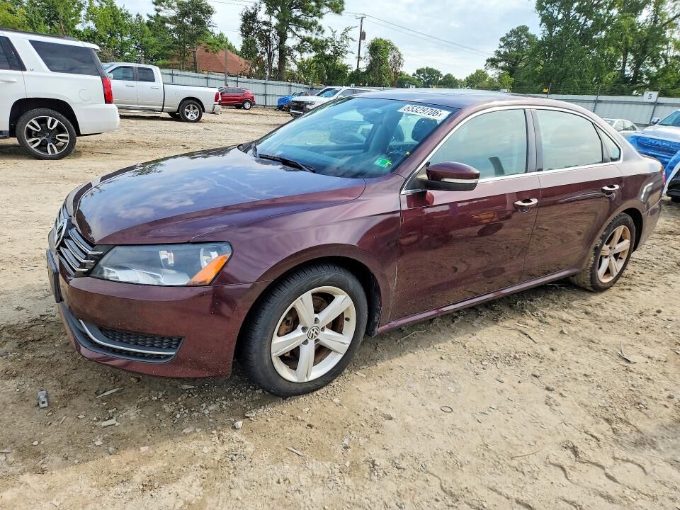 2013 VOLKSWAGEN Passat