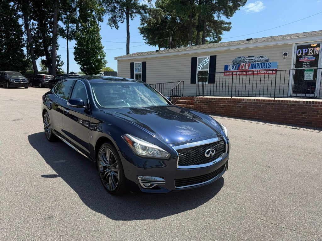 2017 INFINITI Q70L