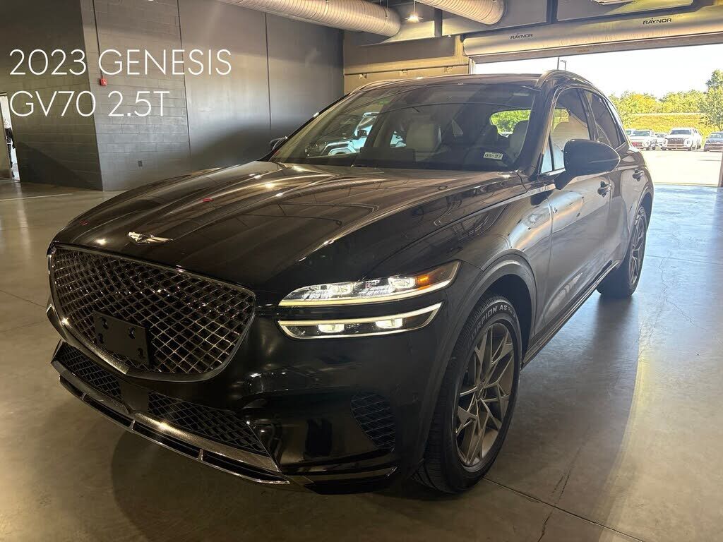 2023 GENESIS GV70