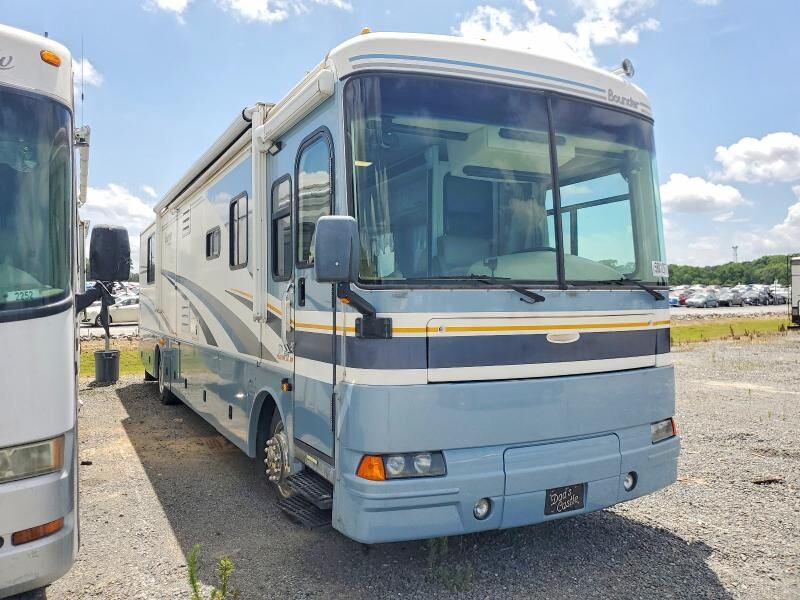 2004 FREIGHTLINER XC Chassis