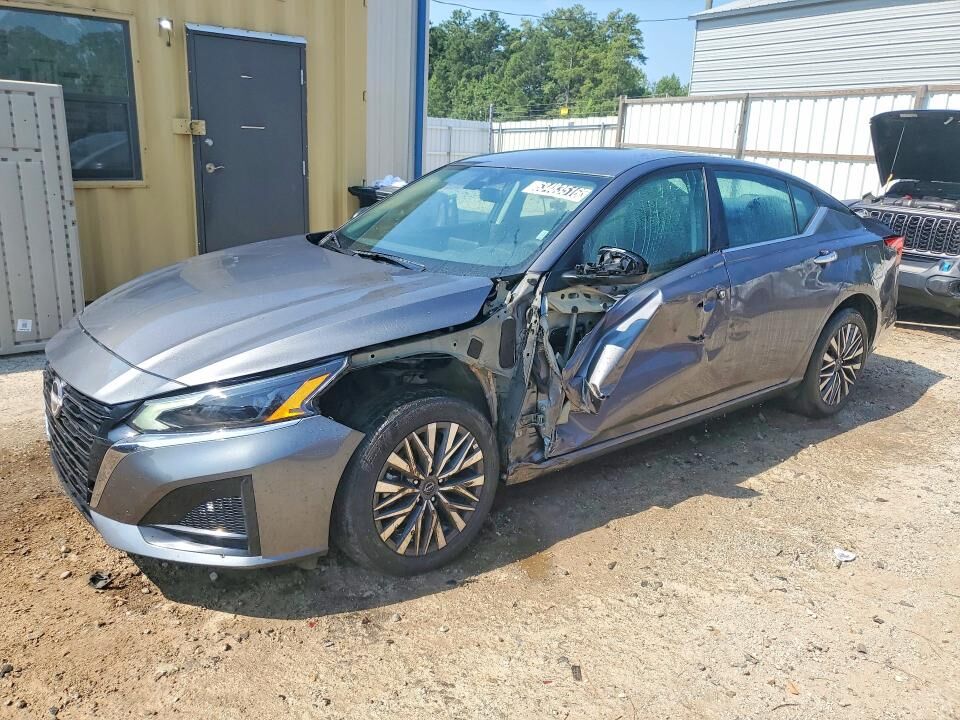 2025 NISSAN Altima