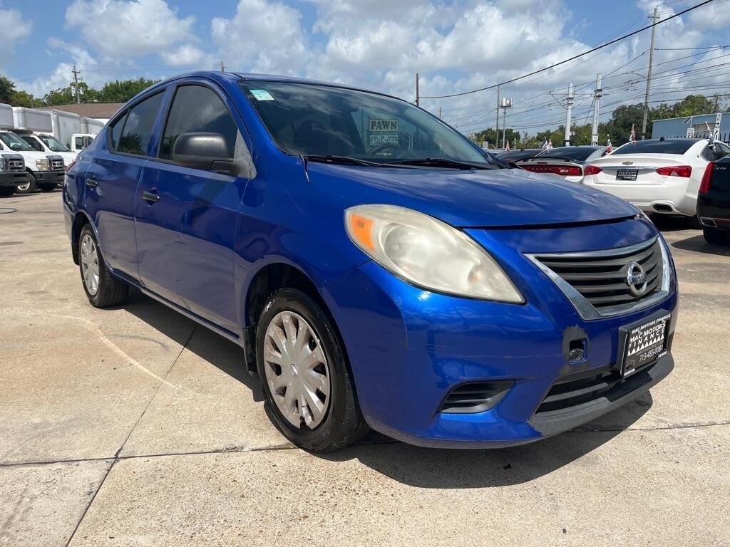 2012 NISSAN Versa