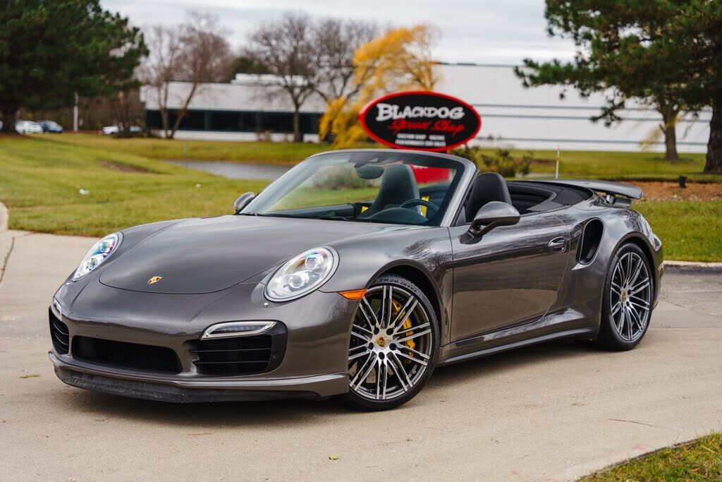 2015 PORSCHE 911