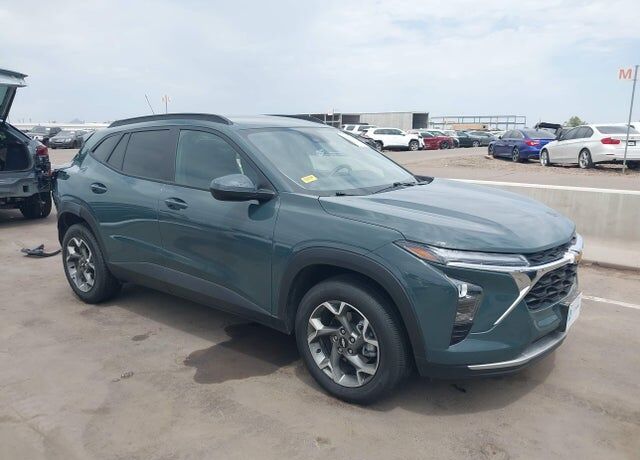 2025 CHEVROLET Trax