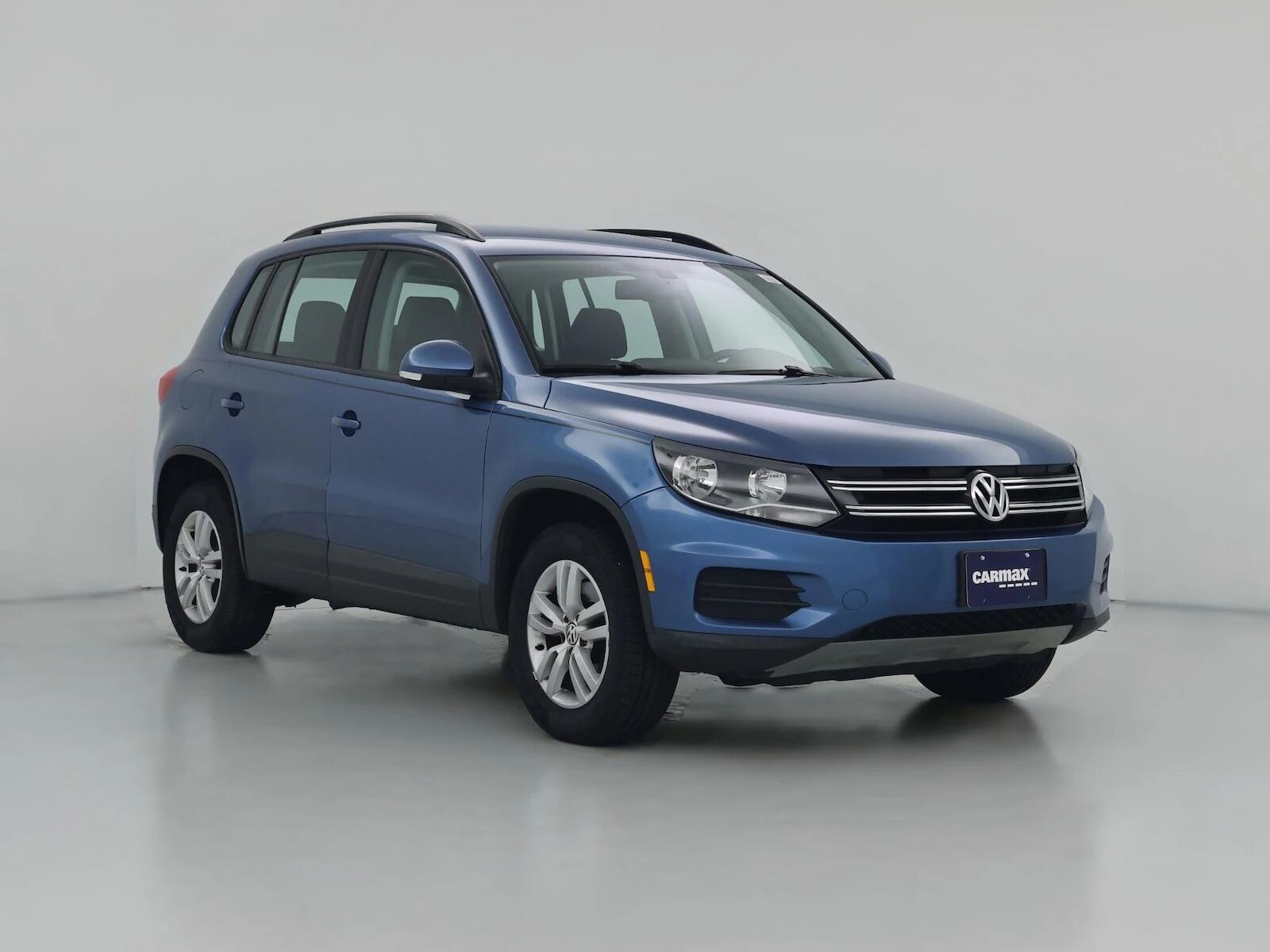 2017 VOLKSWAGEN Tiguan