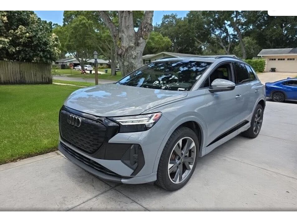 2023 AUDI Q4