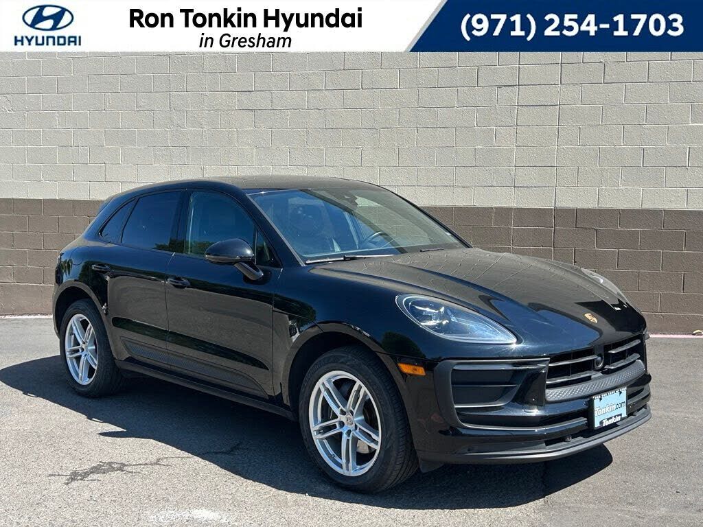 2024 PORSCHE Macan
