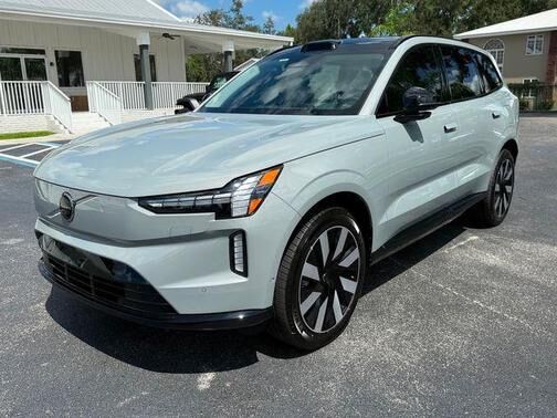 2025 VOLVO EX90