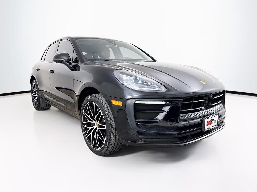 2023 PORSCHE Macan