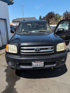 2004 TOYOTA Sequoia