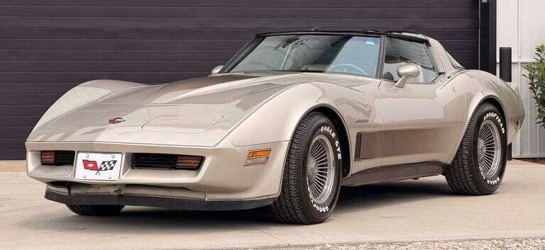 1982 CHEVROLET Corvette