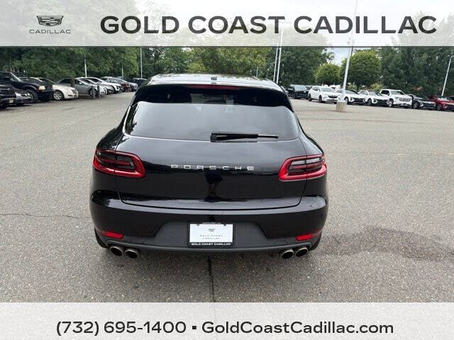 2016 PORSCHE Macan