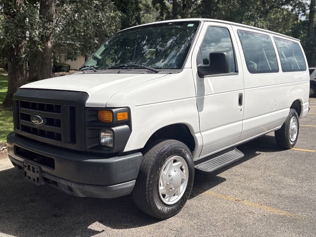 2011 FORD E-350