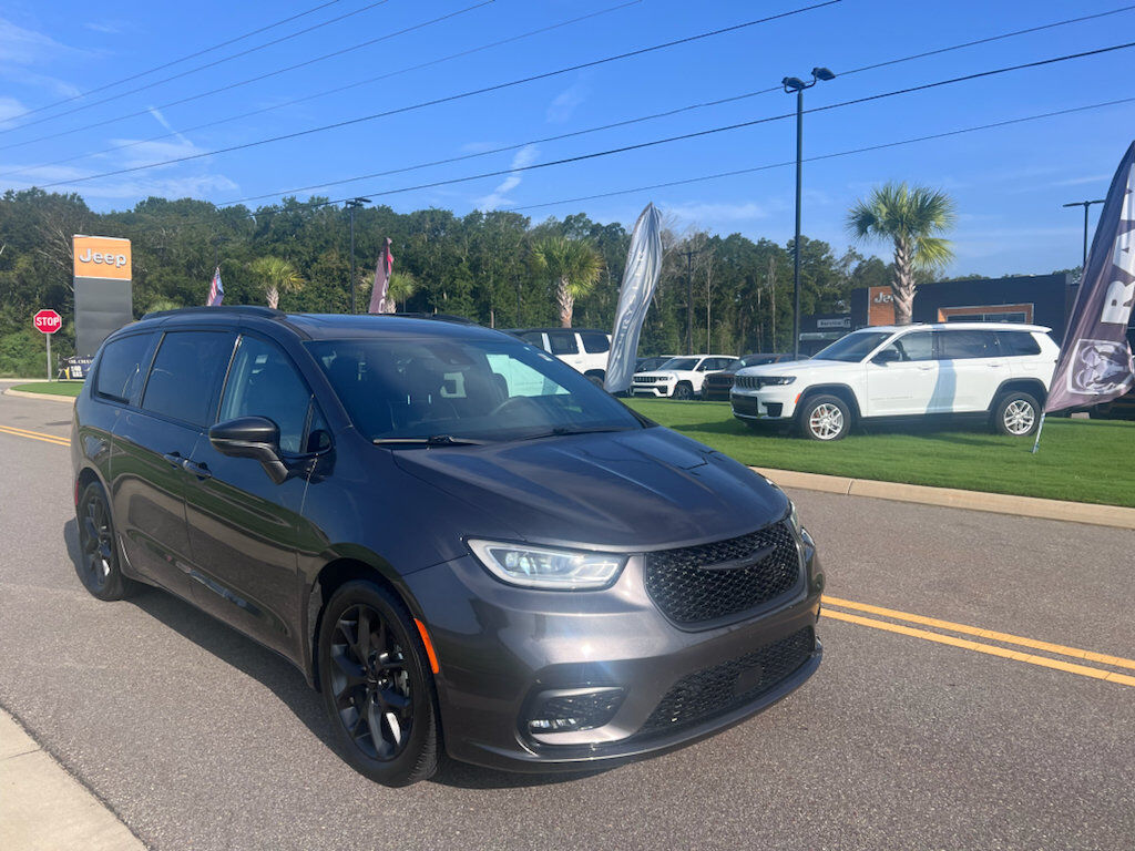 2022 CHRYSLER Pacifica