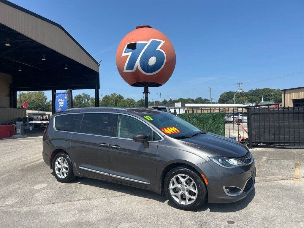 2017 CHRYSLER Pacifica