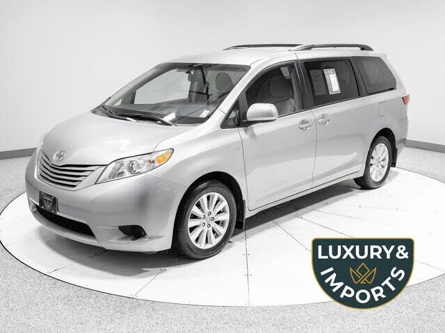 2017 TOYOTA Sienna