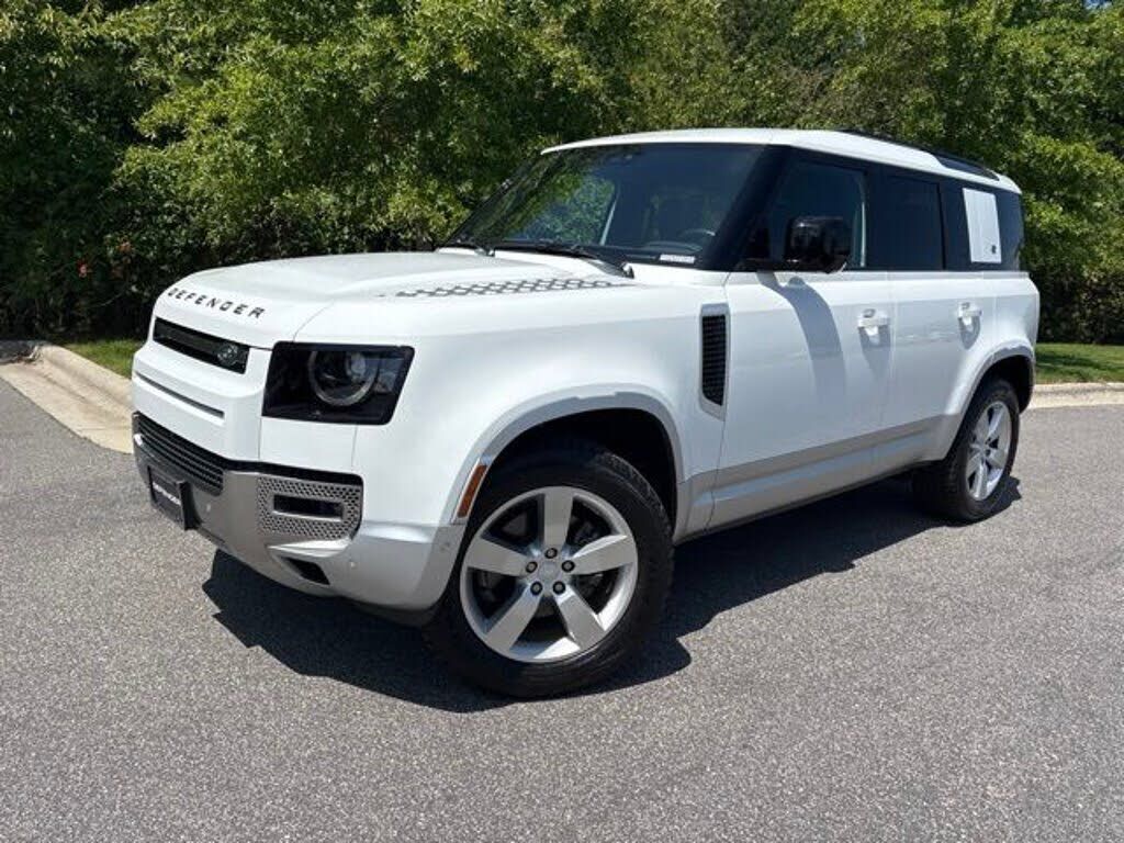 2023 LAND ROVER Defender
