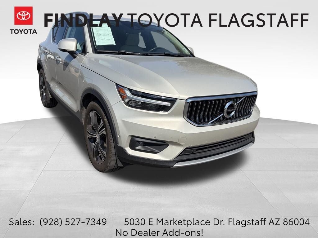 2019 VOLVO XC40