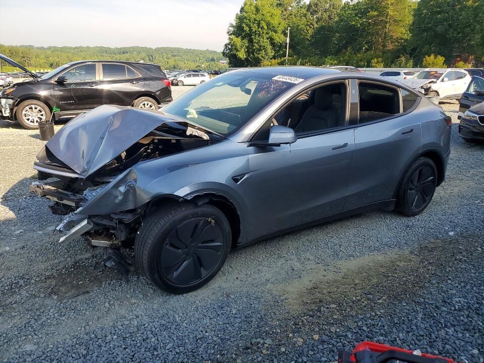 2026 TESLA Model Y