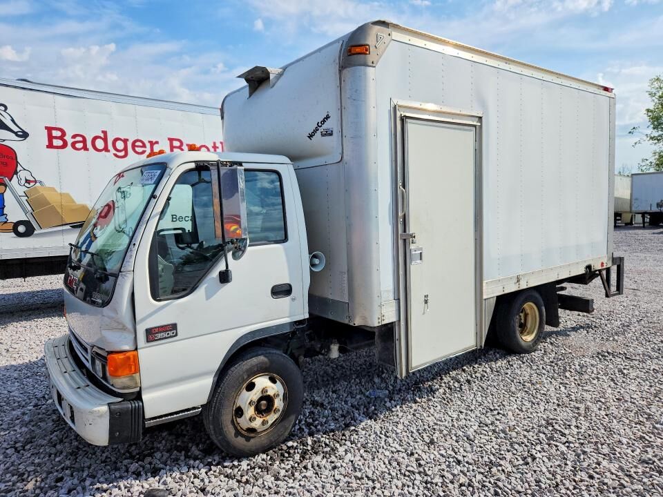 2004 GMC W4
