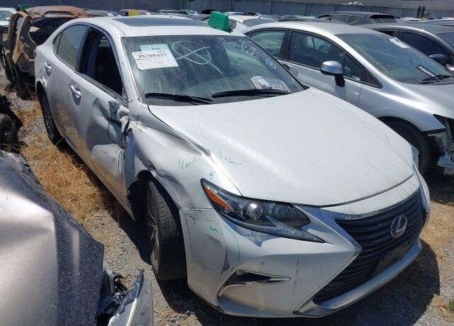 2017 LEXUS ES