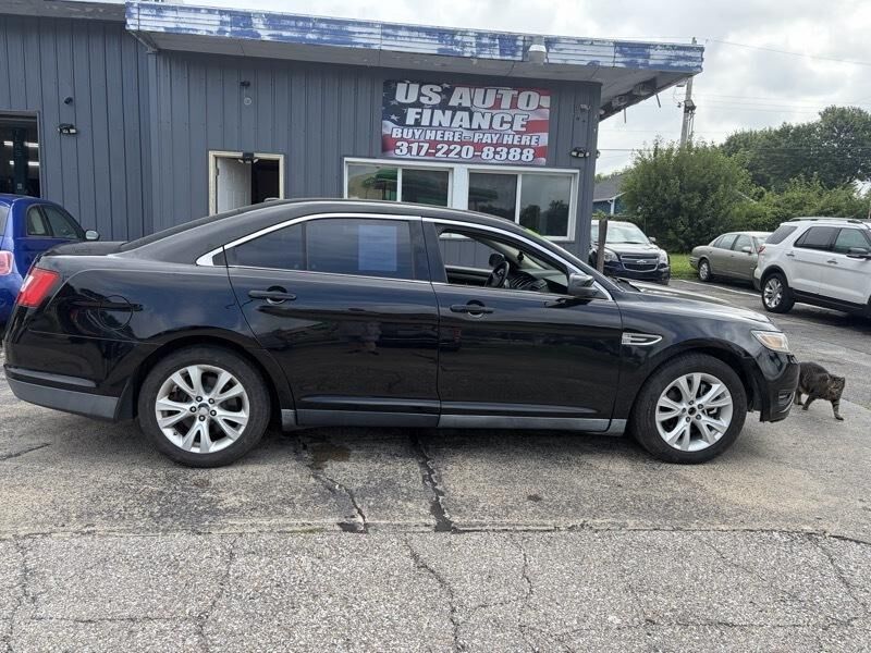 2011 FORD Taurus