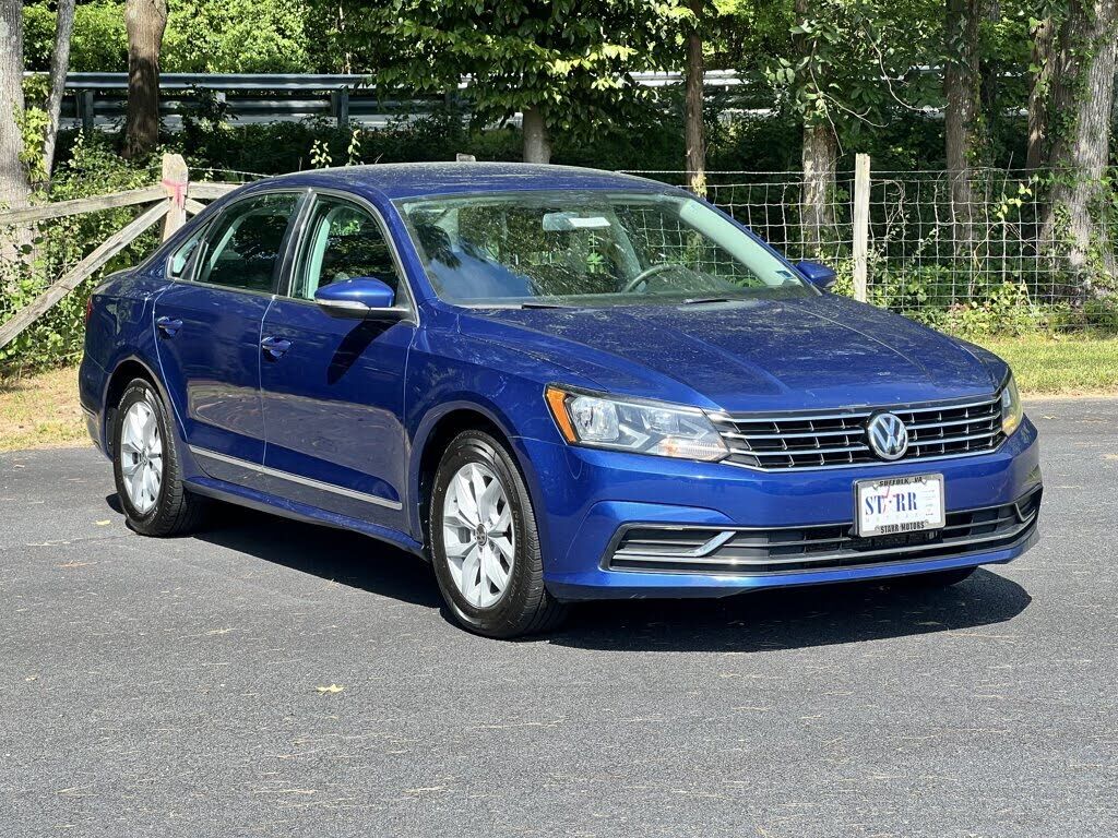 2016 VOLKSWAGEN Passat