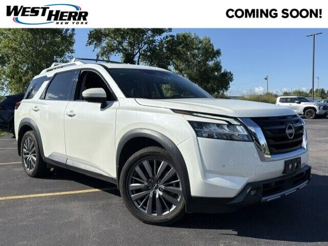 2022 NISSAN Pathfinder