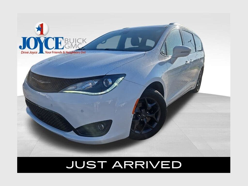 2020 CHRYSLER Pacifica