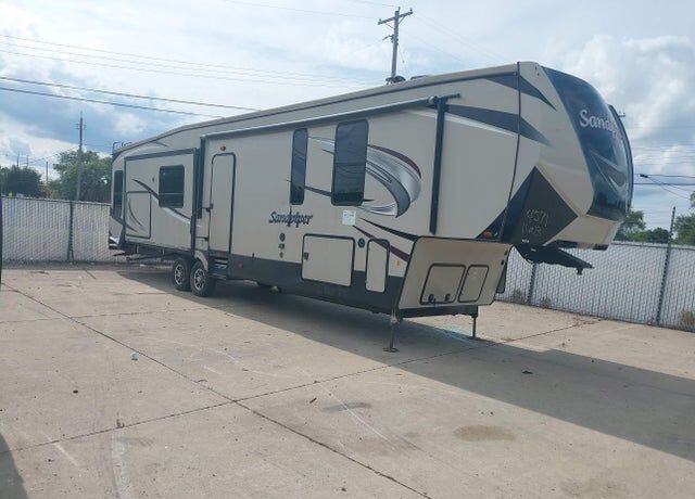 2019 FOREST RIVER Sandpiper Towables