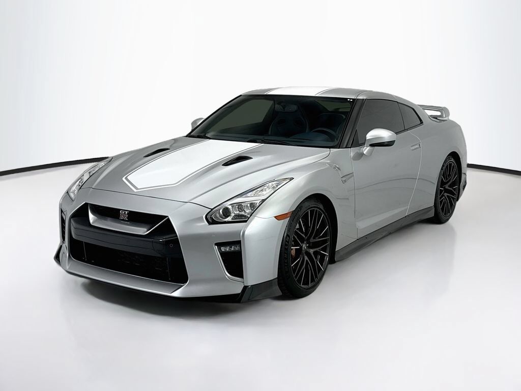 2020 NISSAN GT-R