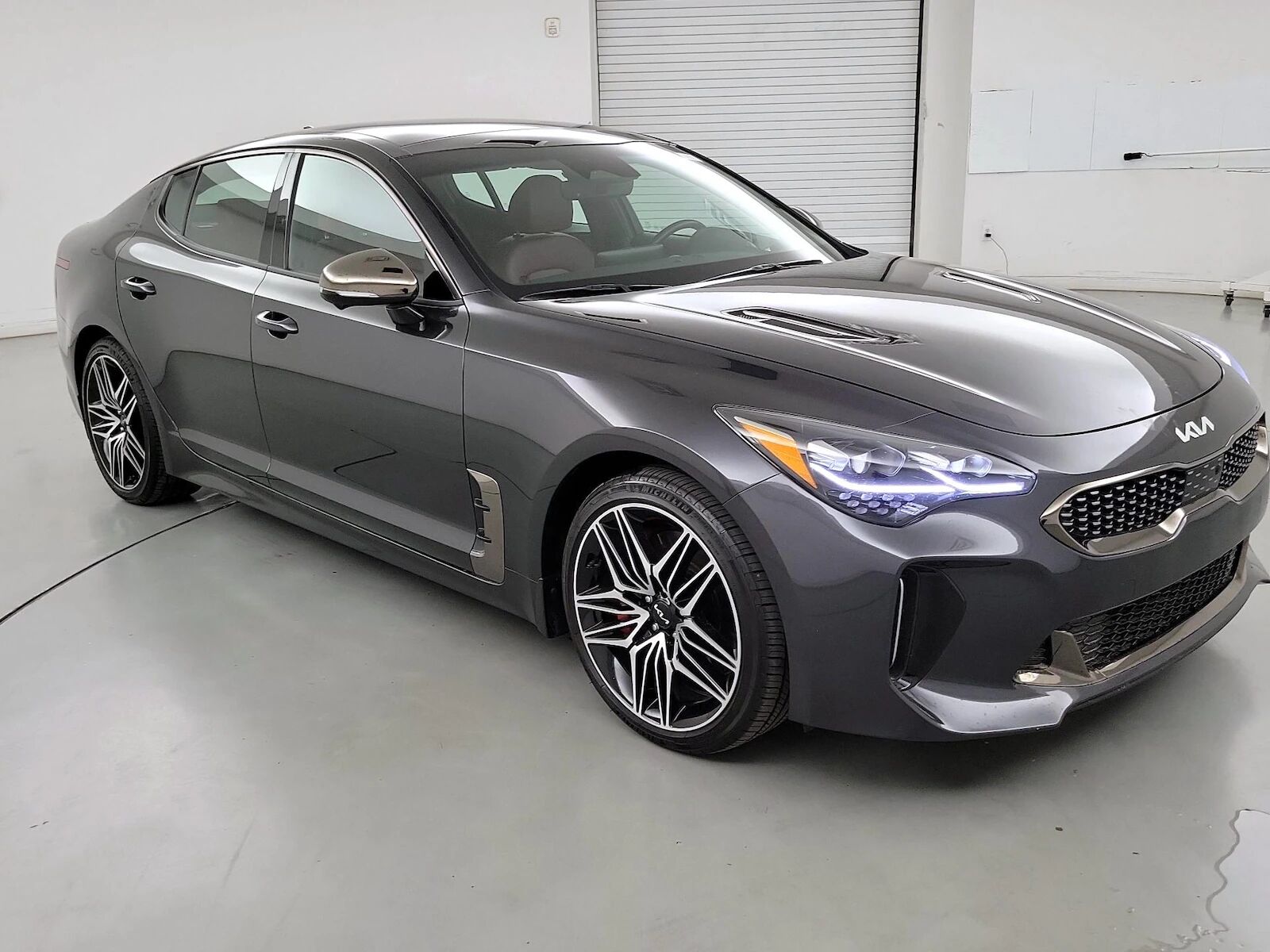 2023 KIA Stinger
