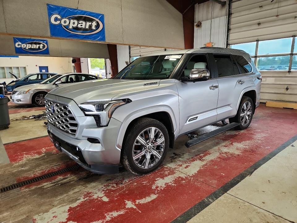 2024 TOYOTA Sequoia