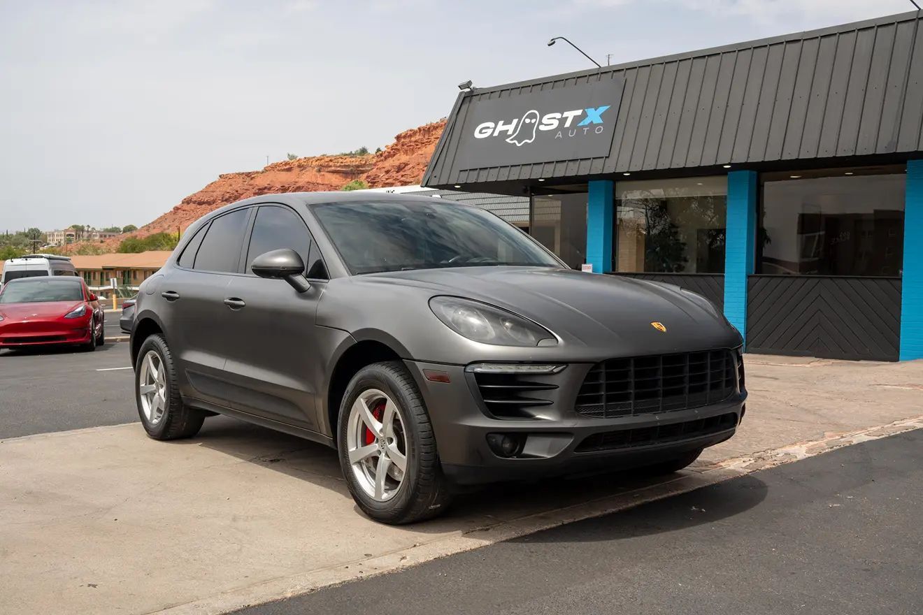 2017 PORSCHE Macan