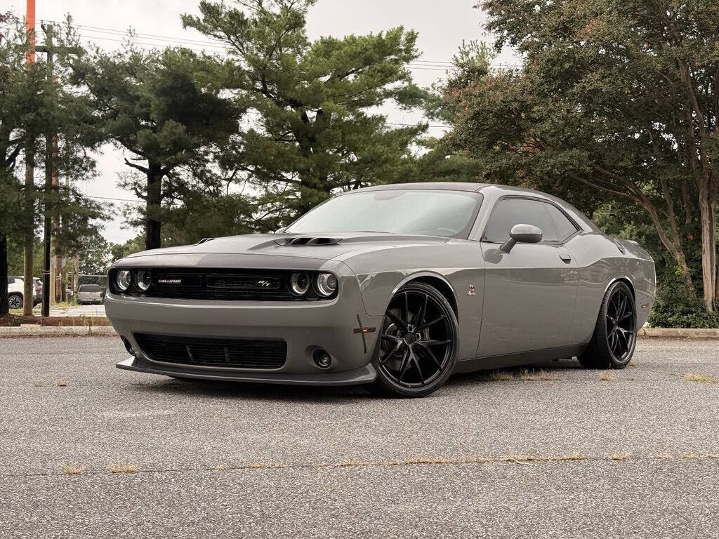 2017 DODGE Challenger