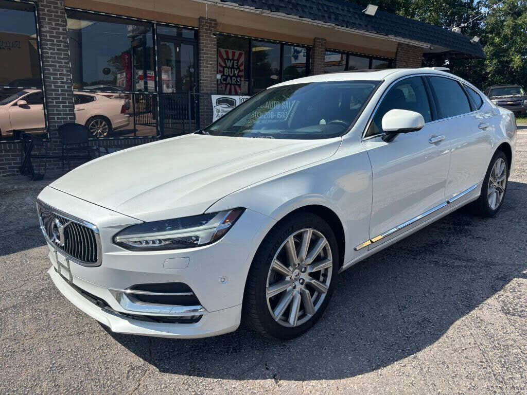 2017 VOLVO S90