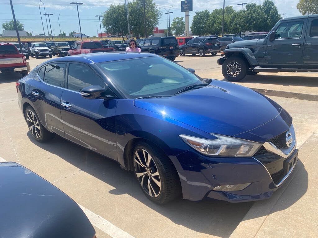 2017 NISSAN Maxima