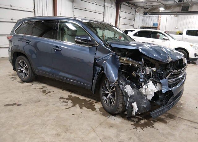 2016 TOYOTA Highlander