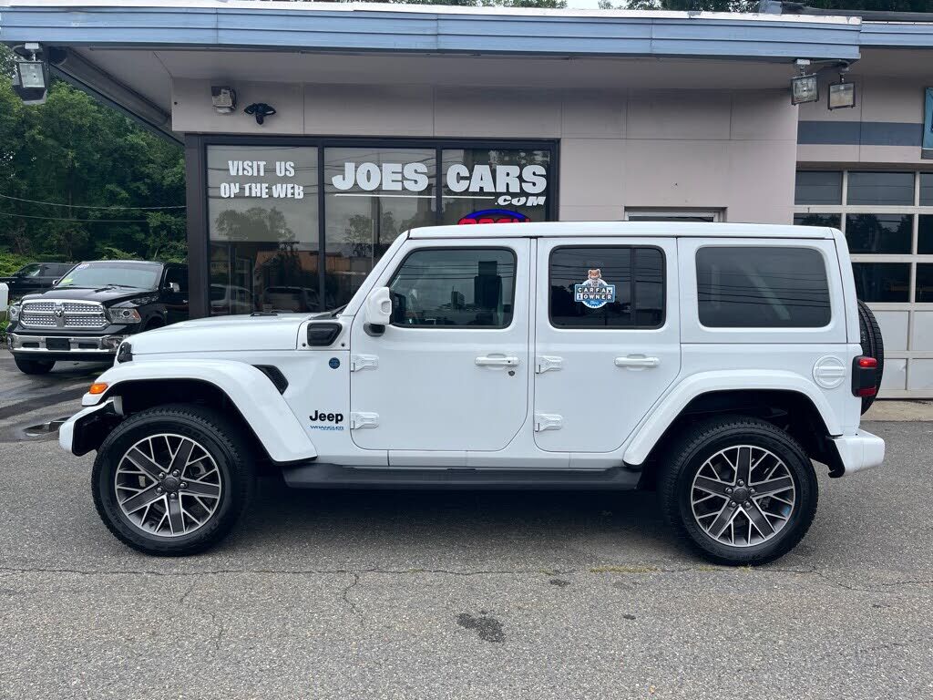 2022 JEEP Wrangler