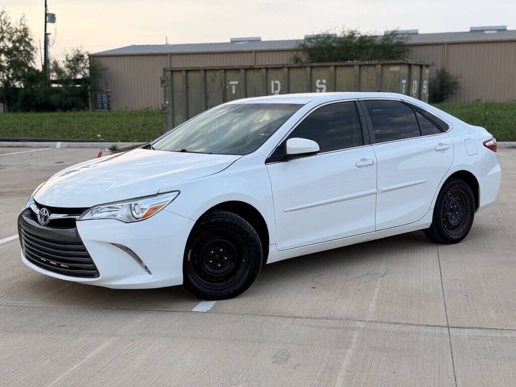 2017 TOYOTA Camry