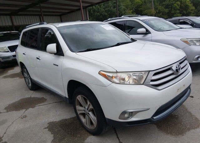 2011 TOYOTA Highlander