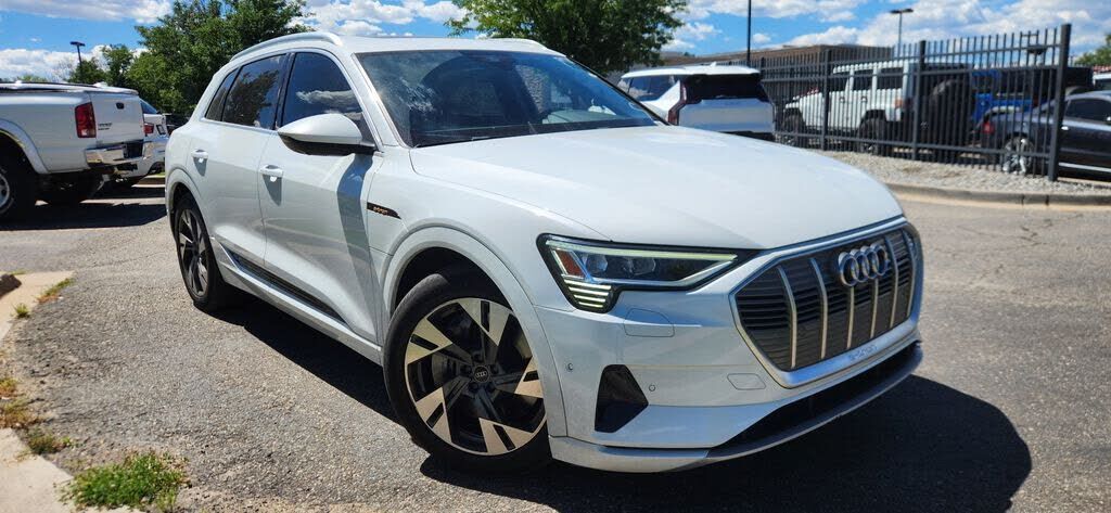 2021 AUDI e-tron