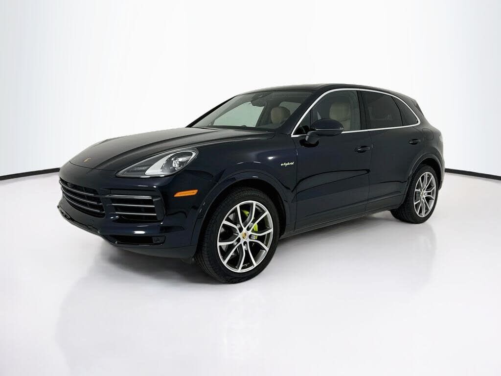 2023 PORSCHE Cayenne